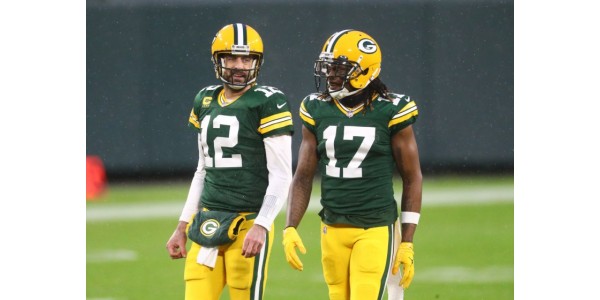 Green Bay Packers käyttää vain Davante Adamsia neuvottelumerkkinä